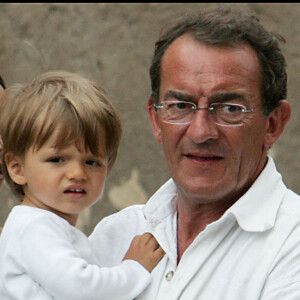 Jean-Pierre Pernaut et sa femme Nathalie Marquay passent leurs vacances à Saint Tropez avec leurs enfants
