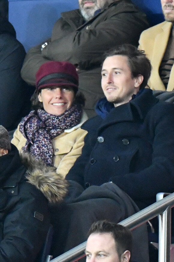 Exclusif - Alessandra Sublet et son nouveau compagnon Jordan dans les tribunes du parc des Princes lors du match de football de ligue 1, opposant le Paris Saint-Germain (PSG) contre l'Olympique de Marseille (OM) à Paris, France, le 17 mars 2019.