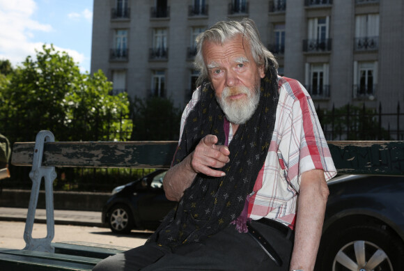 Exclusif - Michael Lonsdale pose place Vauban à Paris le 3 juillet 2017. © Denis Guignebourg/Bestimage