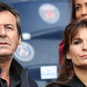 Jean Luc Reichmann et sa femme Nathalie - People au match de football entre le Psg et Bordeaux au Parc des Princes à Paris le 1er octobre 2016. © Cyril Moreau/Bestimage