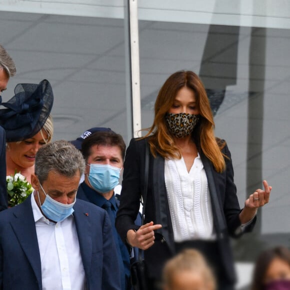 Le maire de La Baule Franck Louvrier, sa femme Sophie Jolivet, Nicolas Sarkozy, sa femme Carla Bruni, leur fille Giulia avec une amie - Mariage du maire de La Baule, Franck Louvrier (ex-conseiller en communication du Président de la République N.Sarkozy) avec Sophie Jolivet à l'hôtel de Ville de La Baule, France, le 5 septembre 2020. © Sébastien Valiela/Bestimage