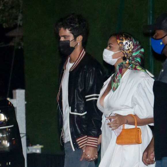 Demi Lovato et son fiancé Max Ehrich sont allés diner en amoureux au restaurant Nobu dans le quartier de Malibu à Los Angeles pendant l'épidémie de coronavirus (Covid-19). Le 29 août 2020 