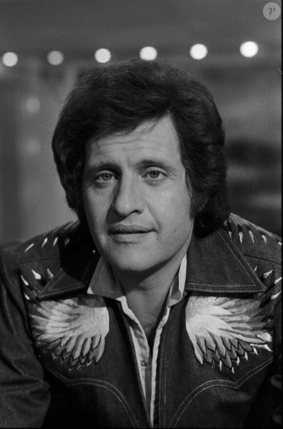 Archives - Joe Dassin - Personnalités sur le plateau de l'émission TV "Les rendez-vous du dimanche" pour une spéciale "Année du cinéma 1979". Le 23 décembre 1979 © Jean-Claude Woestelandt / Bestimage