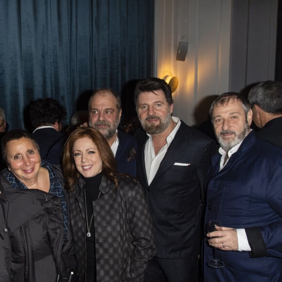 Exclusif - Marc-Olivier Fogiel, Eric Dupond-Moretti et sa compagne Isabelle Boulay, Philippe Lellouche (metteur en scène), Michel Lumbroso (directeur général du théâtre de la Madeleine) - Eric Dupond-Moretti à la barre au théâtre de la Madeleine à Paris le 22 janvier 2019. © Pierre Perusseau/Bestimage