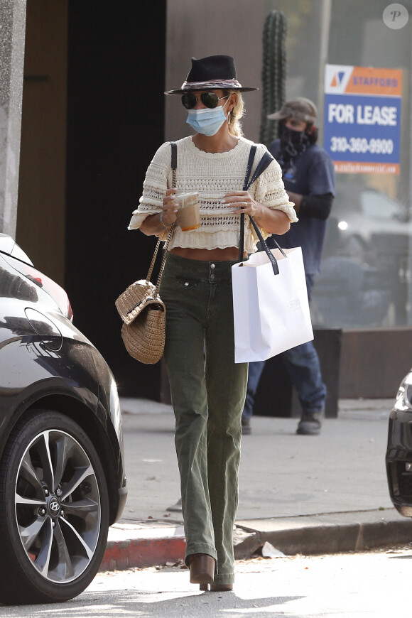 Laeticia Hallyday a retrouvé des amis à West Hollywood le 17 septembre 2020.