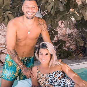 Carla Moreau et Kevin Guedj en maillot de bain, le 23 juillet 2020, sur Instagram