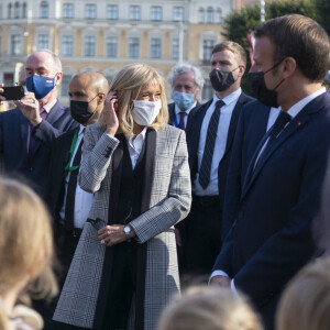 Le président Emmanuel Macron et sa femme Brigitte Macron - Cérémonie et dépôt de gerbe au Monument de la liberté à Riga le 30 septembre 2020. © Eliot Blondet / Pool / Bestimage