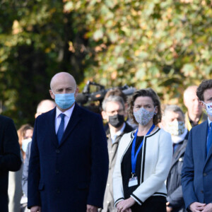 Florence Parly, Ministre des Armées, Jean-Yves Le Drian, Ministre de l'Europe et des Affaires étrangères, Brigitte Macron - Cérémonie et dépôt de gerbe au Monument de la liberté à Riga le 30 septembre 2020. © Eliot Blondet / Pool / Bestimage