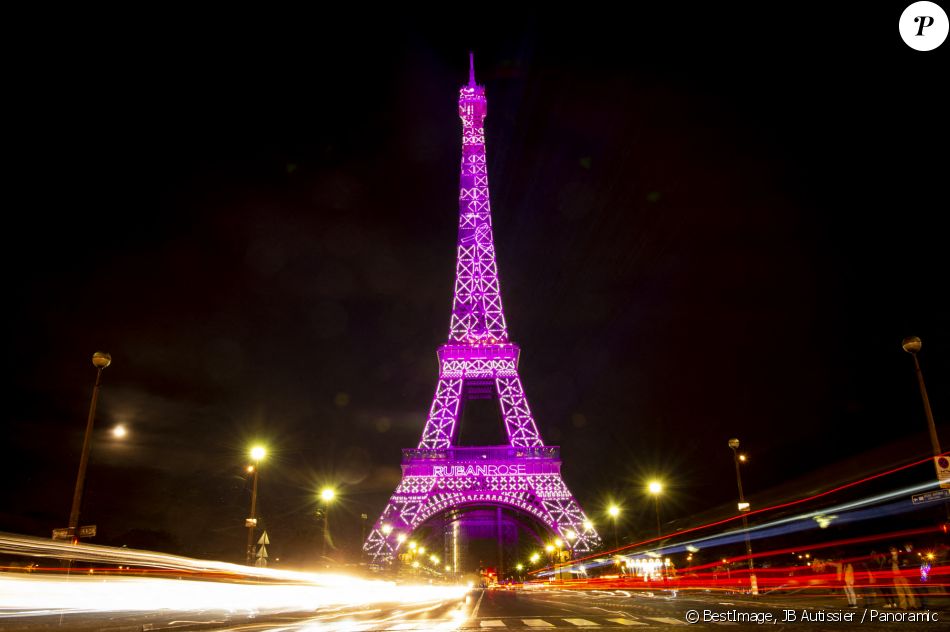 illumination de la tour eiffel en rose