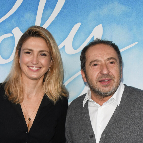 Julie Gayet et Patrick Timsit assistent à l'avant-première du film "Poly" au cinéma UGC Normandie à Paris, France, le 4 octobre 2020. © Coadic Guirec/Bestimage