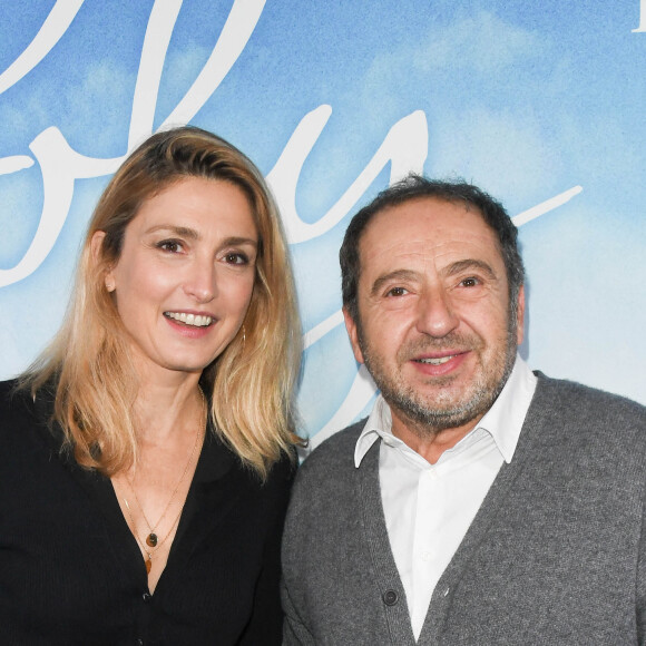 Julie Gayet et Patrick Timsit assistent à l'avant-première du film "Poly" au cinéma UGC Normandie à Paris, France, le 4 octobre 2020. © Coadic Guirec/Bestimage