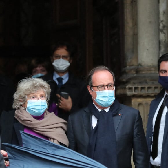 Jacqueline Franjou et François Hollande - Sorties des obsèques de Juliette Gréco en l'église Saint-Germain-des-Prés. Le 5 octobre 2020 © Jacovides-Moreau / Bestimage 