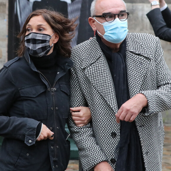 Zazie et Pascal Nègre - Sorties des obsèques de Juliette Gréco en l'église Saint-Germain-des-Prés. Le 5 octobre 2020 © Jacovides-Moreau / Bestimage 