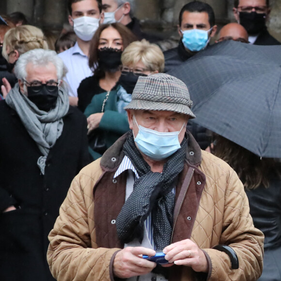 Zazie et Pascal Nègre - Sorties des obsèques de Juliette Gréco en l'église Saint-Germain-des-Prés. Le 5 octobre 2020 © Jacovides-Moreau / Bestimage 