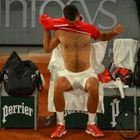 Novak Djokovic heurte (encore) un juge de ligne au visage : "Un drôle de déjà-vu"