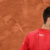 Novak Djokovic - Le Serbe Novak Djokovic se qualifie pour les quarts de finale en battant le Russe Karen Khachanov (6-4, 6-3, 6-3) lors du tournoi de tennis de Roland Garros à Paris, le 5 octobre 2020.