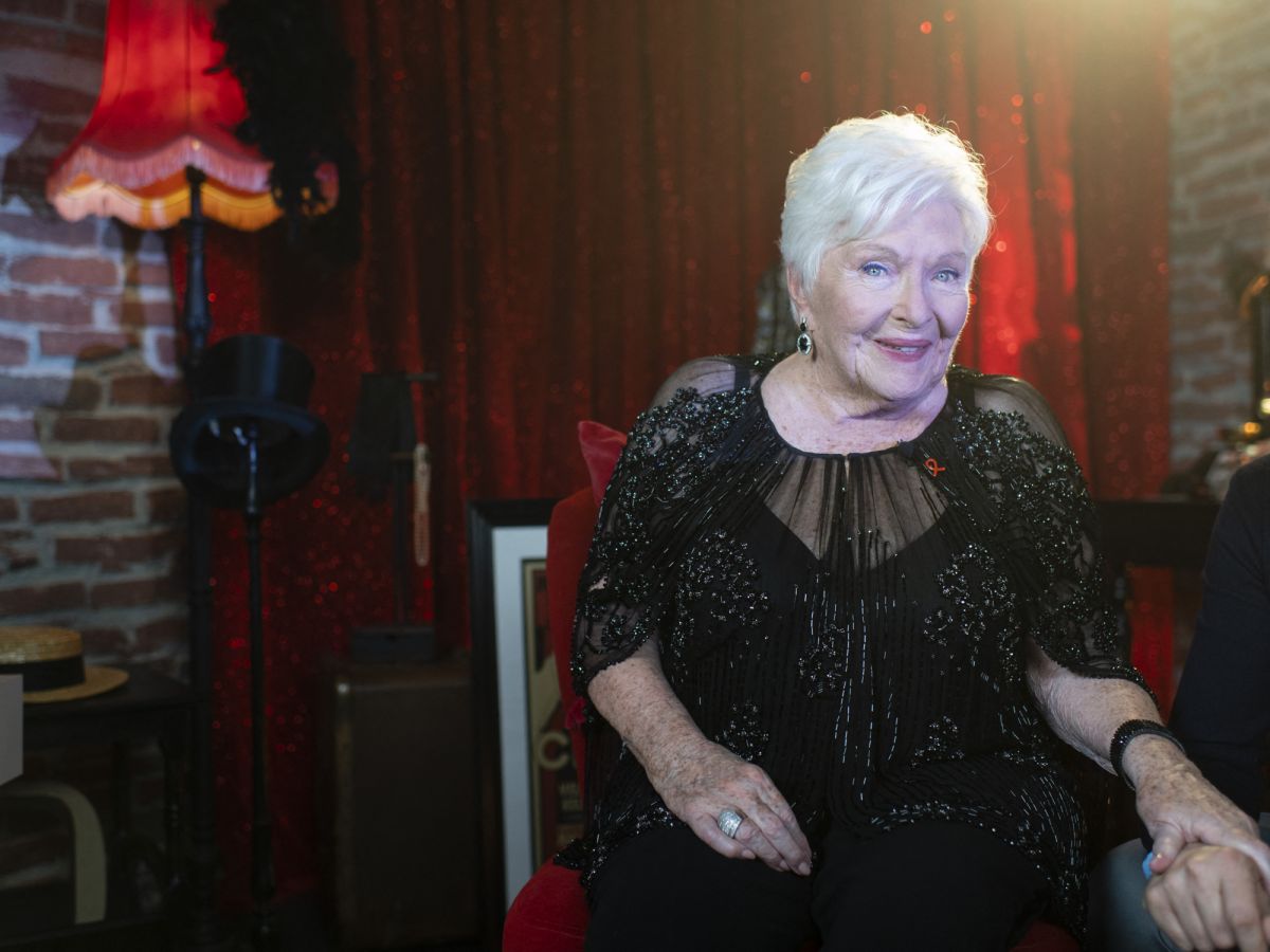 Line Renaud Et L Avc Elle A Pris Une Mesure Apres Avoir Eu Peur De Finir Paralysee Purepeople