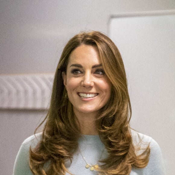 Kate Middleton, duchesse de Cambridge, à la rencontre des étudiants de première année de l'université de Derby, en pleine épidémie de coronavirus (Covid-19), le 6 octobre 2020.