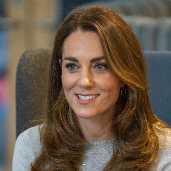 Kate Middleton, duchesse de Cambridge, à la rencontre des étudiants de première année de l'université de Derby, en pleine épidémie de coronavirus (Covid-19), le 6 octobre 2020.