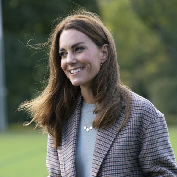 Kate Middleton, duchesse de Cambridge, à la rencontre des étudiants de première année de l'université de Derby, en pleine épidémie de coronavirus (Covid-19), le 6 octobre 2020.