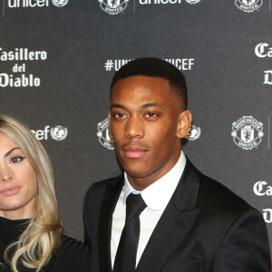 Anthony Martial et sa compagne Mélanie Da Cruz lors du dîner de gala "United For Unicef" à Manchester, le 15 novembre 2017. 