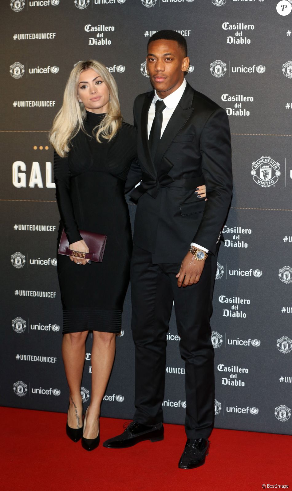 Anthony Martial et sa compagne Mélanie Da Cruz lors du dîner de gala &quot;United For Unicef&quot; à Manchester, le 15 novembre 2017.   