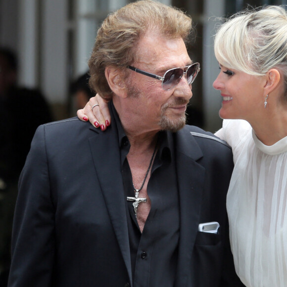 Johnny Hallyday et sa femme Laeticia - Sorties du défilé de mode Haute-Couture automne-hiver 2016/2017 "Christian Dior" à Paris. Le 4 juillet 2016 © CVS-Veeren / Bestimage