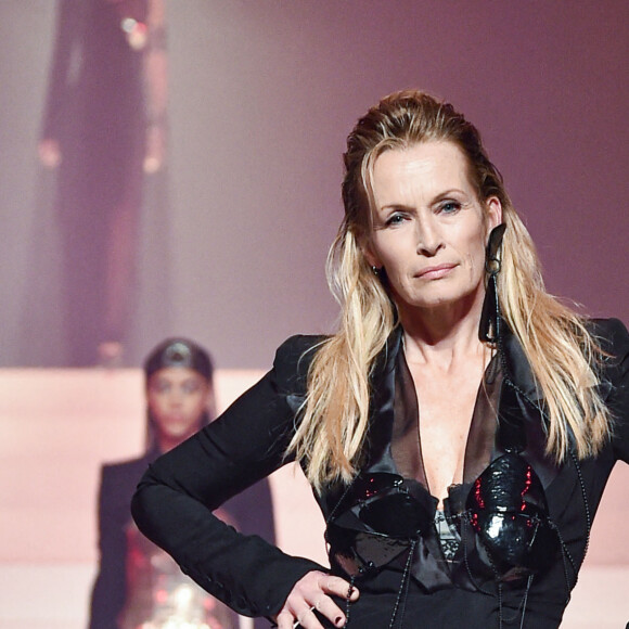 Estelle Lefébure - Défilé de mode Haute-Couture printemps-été 2020 "Jean Paul Gaultier" à Paris. Le 22 janvier 2020