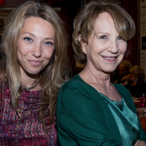 Laura Smet et sa mère Nathalie Baye - Soirée en l'honneur de Nathalie Baye, organisée par Louis Michel Colla, à La Chope des Puces, restaurant mythique de Marcel Campion à Saint-Ouen. Le 30 avril 2018. © Cyril Moreau / Bestimage