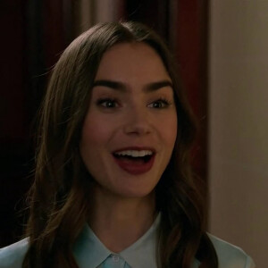 Lily Collins - Bande-annonce de la série Netflix "Emily in Paris" créée par Darren Star. Le 5 octobre 2020.
