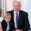 Le prince Albert de Monaco, son épouse Charlene et leurs deux enfants, Jacques et Gabriella, au palais princier de Monaco, 2020.