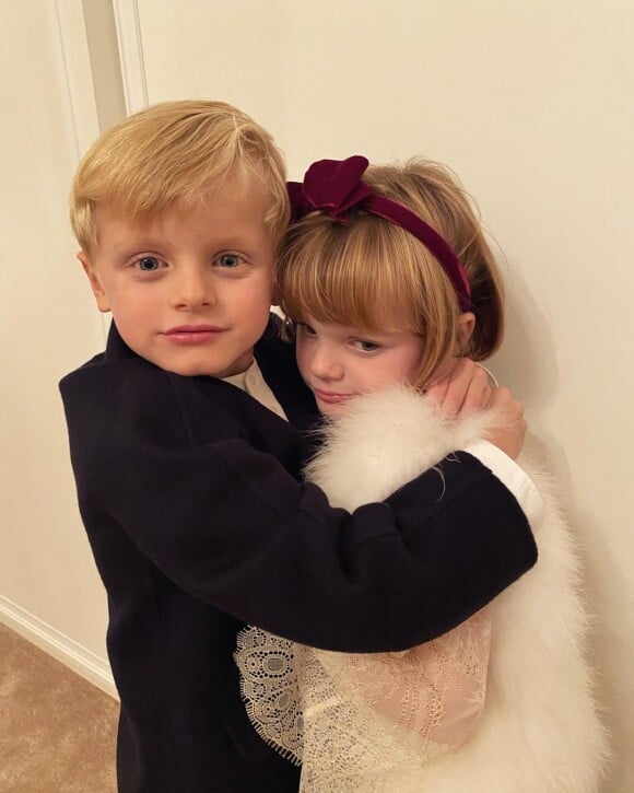 Jacques et Gabriella de Monaco (5 ans) sur le compte Instagram de leur maman la princesse Charlene de Monaco, le 17 octobre 2020.