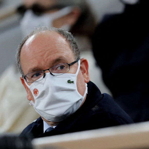 Le Prince Albert II de Monaco en tribune lors de la finale homme des internationaux de tennis de Roland Garros à Paris remportée par Rafael Nadal en trois set le 11 octobre 2020. © Dominique Jacovides / Bestimage