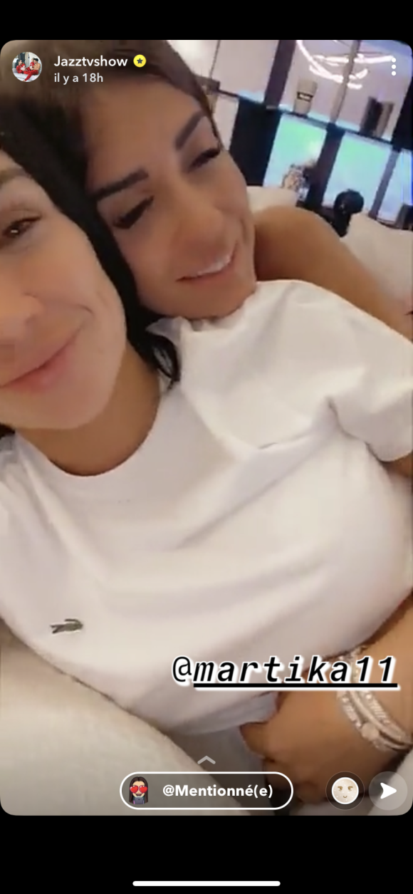 Martika retrouve sa copine Jazz à Dubaï - Snapchat