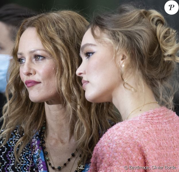 Vanessa Paradis et sa fille Lily Rose Depp - Photocall du défilé de mode prêt-à-porter printemps-été 2021 "Chanel" au Grand Palais à Paris. © Olivier Borde / Bestimage