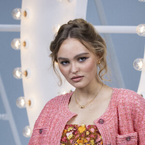 Lily Rose Depp - Photocall du défilé de mode prêt-à-porter printemps-été 2021 "Chanel" au Grand Palais à Paris. Le 6 octobre 2020 © Olivier Borde / Bestimage