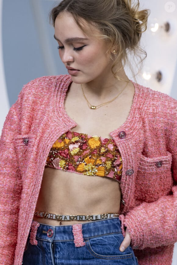 Lily Rose Depp - Photocall du défilé de mode prêt-à-porter printemps-été 2021 "Chanel" au Grand Palais à Paris. Le 6 octobre 2020 © Olivier Borde / Bestimage