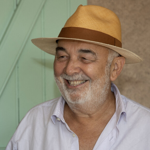 Exclusif - Gérard Jugnot avant la représentation de la pièce "La Machine de Turing" lors du Festival de Ramatuelle, France, le 5 août 2019. © Cyril Bruneau/Festival de Ramatuelle/Bestimage