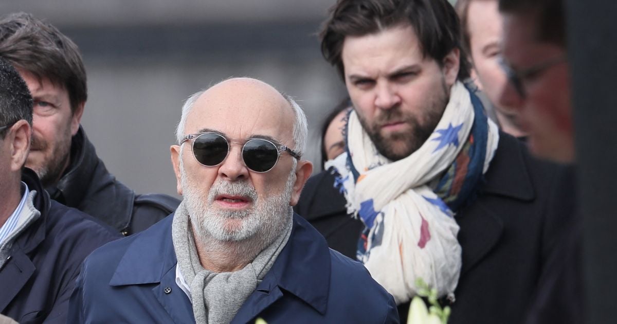 Gérard Jugnot et son fils Arthur Jugnot lors des obsèques ...