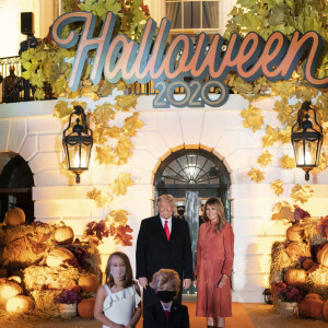 Donald et Melania Trump fêtent Halloween avant l'heure à la Maison Blanche. Washington. Le 25 octobre 2020.