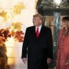 Le président américain Donald Trump et la première dame Melania Trump lors de l'événement Halloween 2020 de la Maison Blanche sur la pelouse sud de la Maison Blanche le 26 octobre 2020 à Washington, DC.