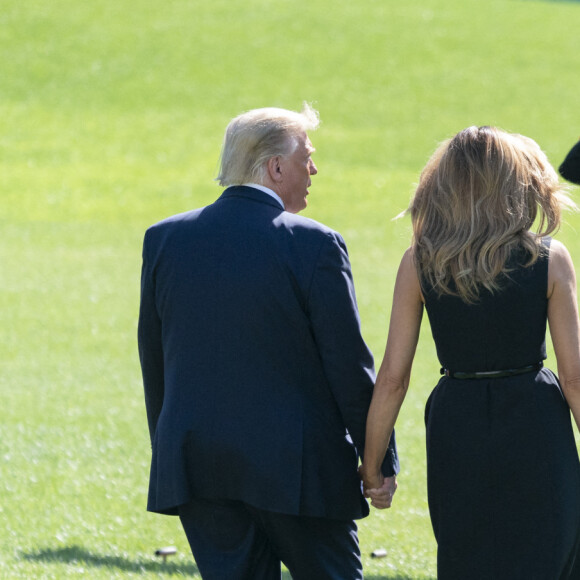 Le président Donald Trump et sa femme Melania quittent la Maison Blanche pour aller à Nashville le 22 octobre 2020.