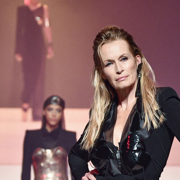 Estelle Lefébure - Défilé de mode Haute-Couture printemps-été 2020 "Jean Paul Gaultier" à Paris. Le 22 janvier 2020