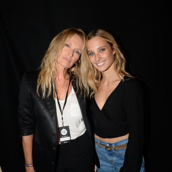 Estelle Lefébure et sa fille Ilona Smet lors du 10ème édition du "Etam Live Show" (Etam Lingerie) lors de la Fashion Week à Paris, France, le 26 septembre 2017. Photo by Rachid Bellak/Bestimage