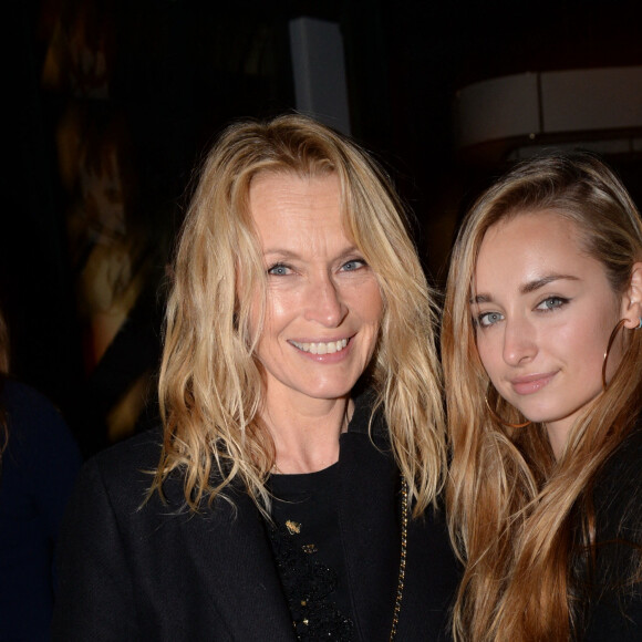 Exclusif - Estelle Lefébure et sa fille Emma Smet à l'after-party du film "Holy Lands" au restaurant le Beefbar (Rue Marbeuf dans le 8ème arrondissement) à Paris, France, le 4 décembre 2018. © Rachid Bellak/Bestimage