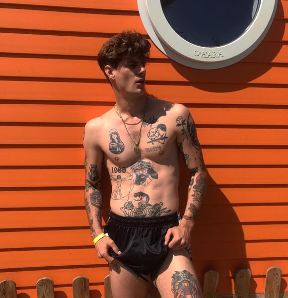 Carlos, le compagnon d'Aurélie Pons d'"Ici tout commence", en maillot de bain sur Instagram, le 2 mai 2019