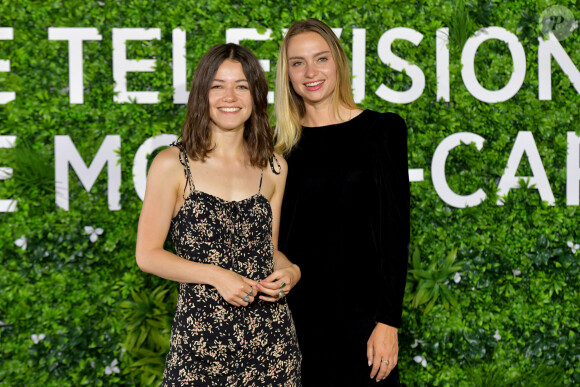 Julie Sassoust et Aurélie Pons pour la série Ici tout commence, sur le photocall du 60eme Festival de Télévision de Monte-Carlo au Grimaldi Forum à Monaco le 20 juin 2021. © Bruno Bebert/Bestimage  Celebs attending the photocall of the 60th Monte Carlo TV Festival in Monte-Carlo, Monaco, on June 20, 2021. 
