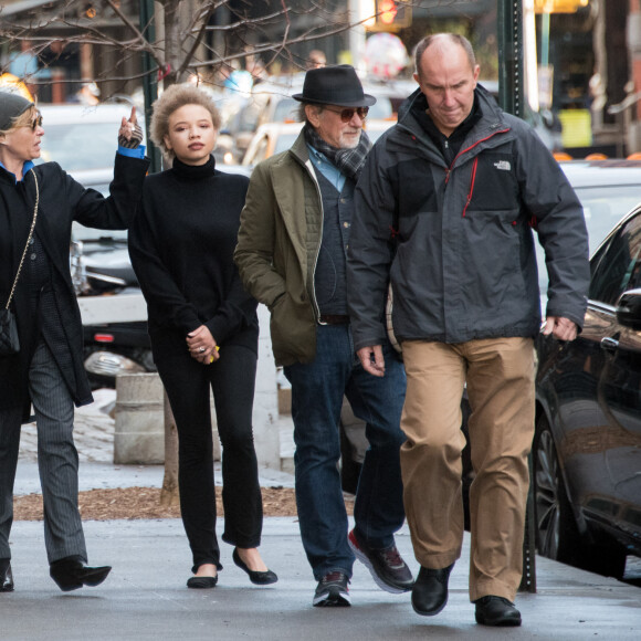 Steven Spielberg, Kate Capshaw et leur fille Mikaela George Spielberg à Tribeca, New York. Le 27 décembre 2016. @Splash News/ABACAPRESS.COM