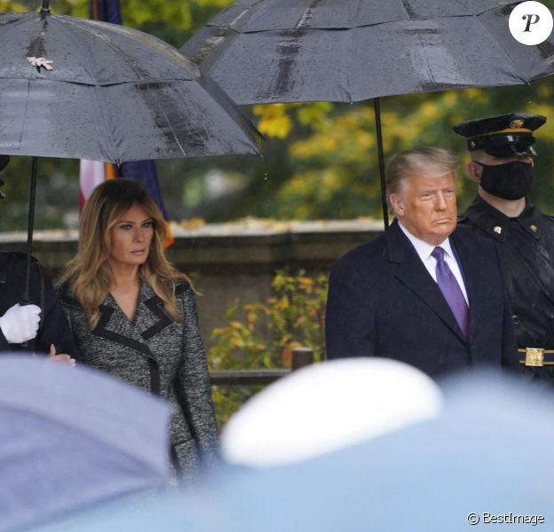 Donald Trump et sa femme Melania lors de la journée de commémoration "National Veterans Day Observance" au cimetière national de Arlington, novembre 2020