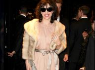 Juliette Binoche a décidé de vous montrer ce qu'elle cache... derrière ses lunettes de soleil !